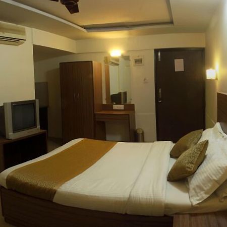 Hotel Ace Residency Bombay Extérieur photo